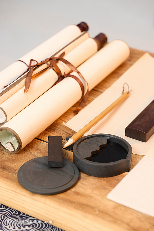 筆墨丹青與粉黛胭脂——書法用品與化妝品的藝術(shù)交融